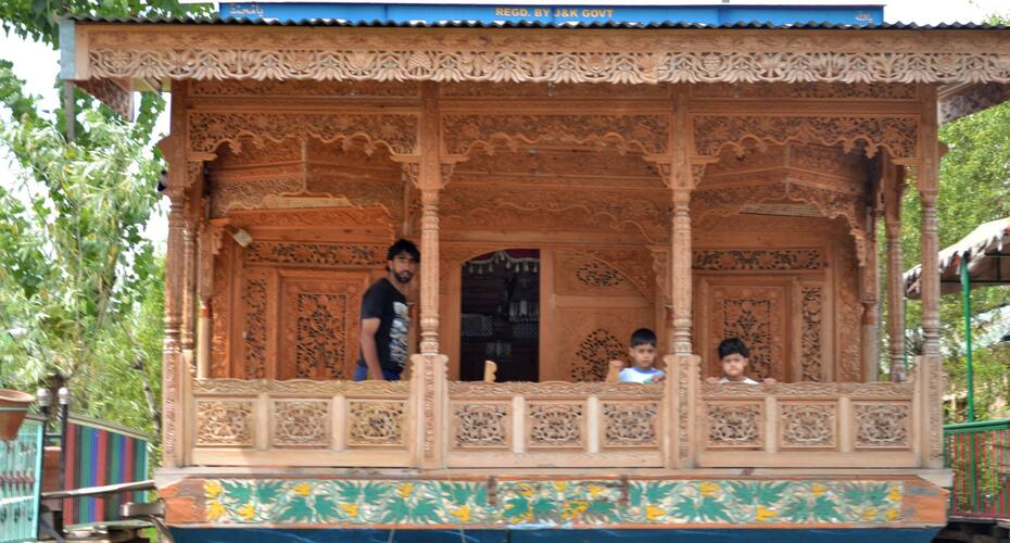 Kingfisher Houseboat, Srinagar 1
